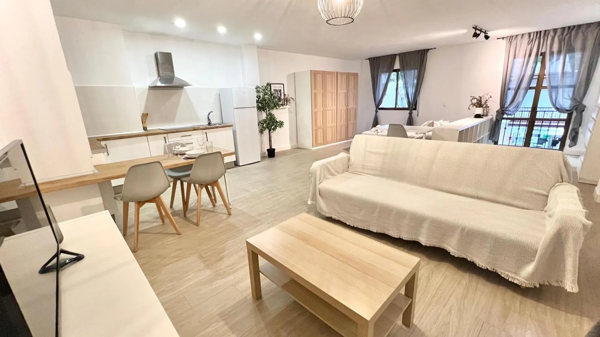 San Isidro City Center And Beach Studio Apartments Fuengirola Spanien